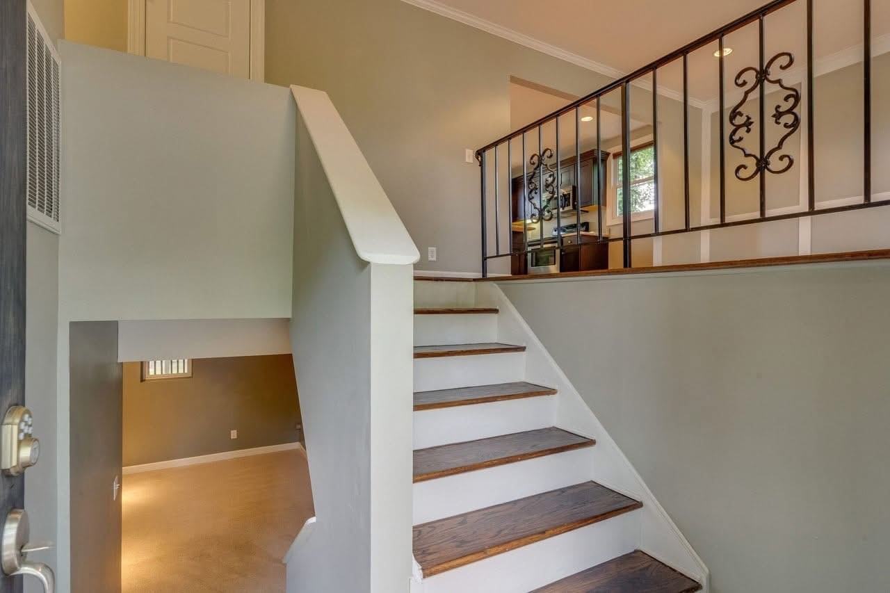 6104 Nashua Ave - Photo 7 of 16