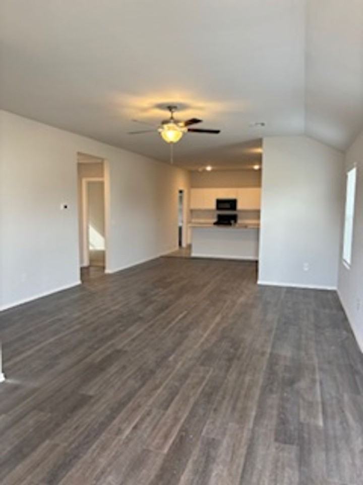2919 Slider Ct - Photo 2 of 9