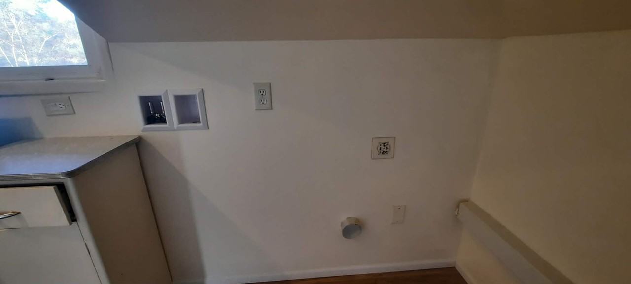 1114 9th Ave Se - Photo 5 of 11