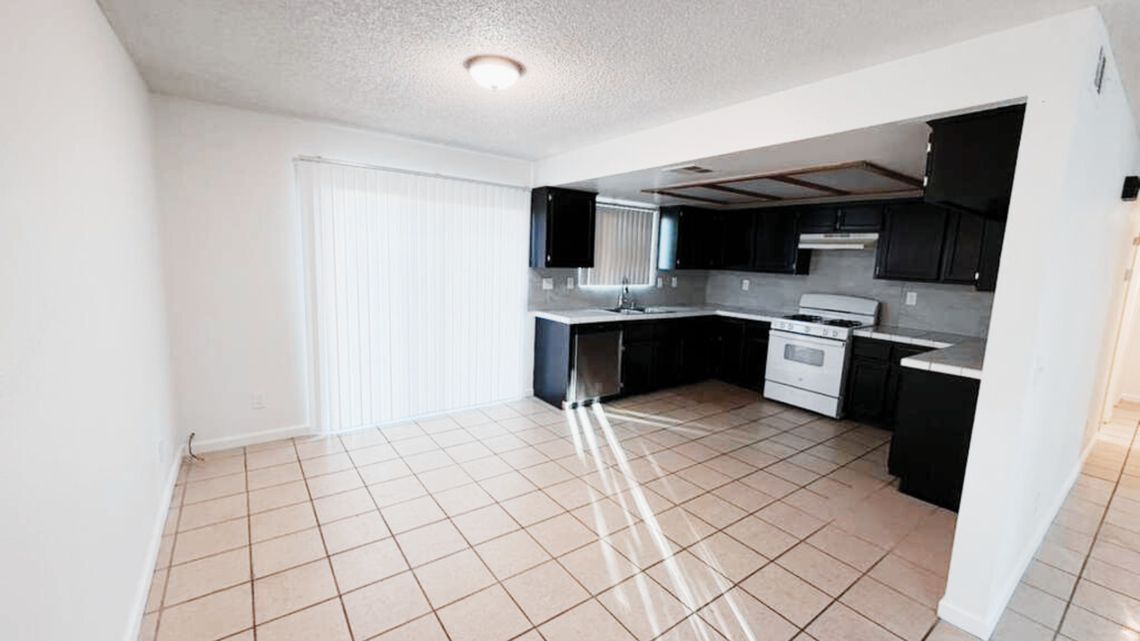 Sunset Vista - Photo 2 of 23