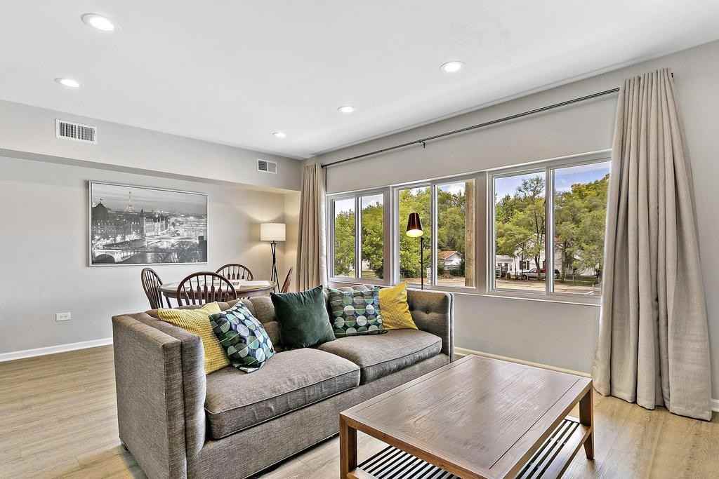 931 W Glen Flora Ave #2 - Photo 3 of 16