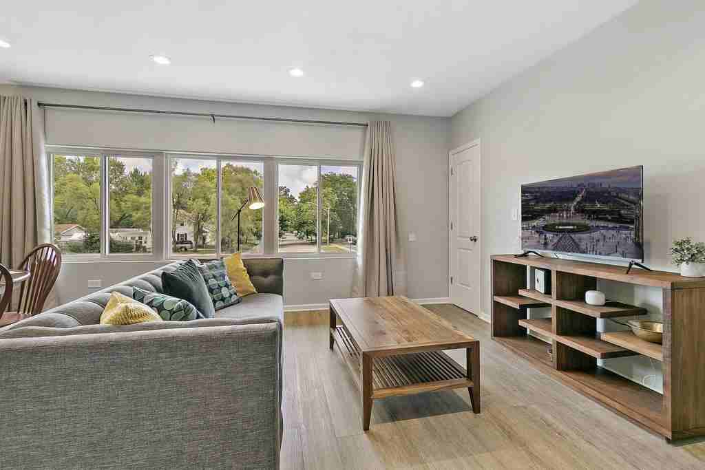 931 W Glen Flora Ave #2 - Photo 4 of 16