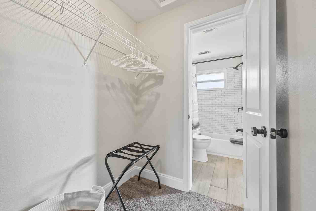 76 Haygood Ave Se - Photo 4 of 19