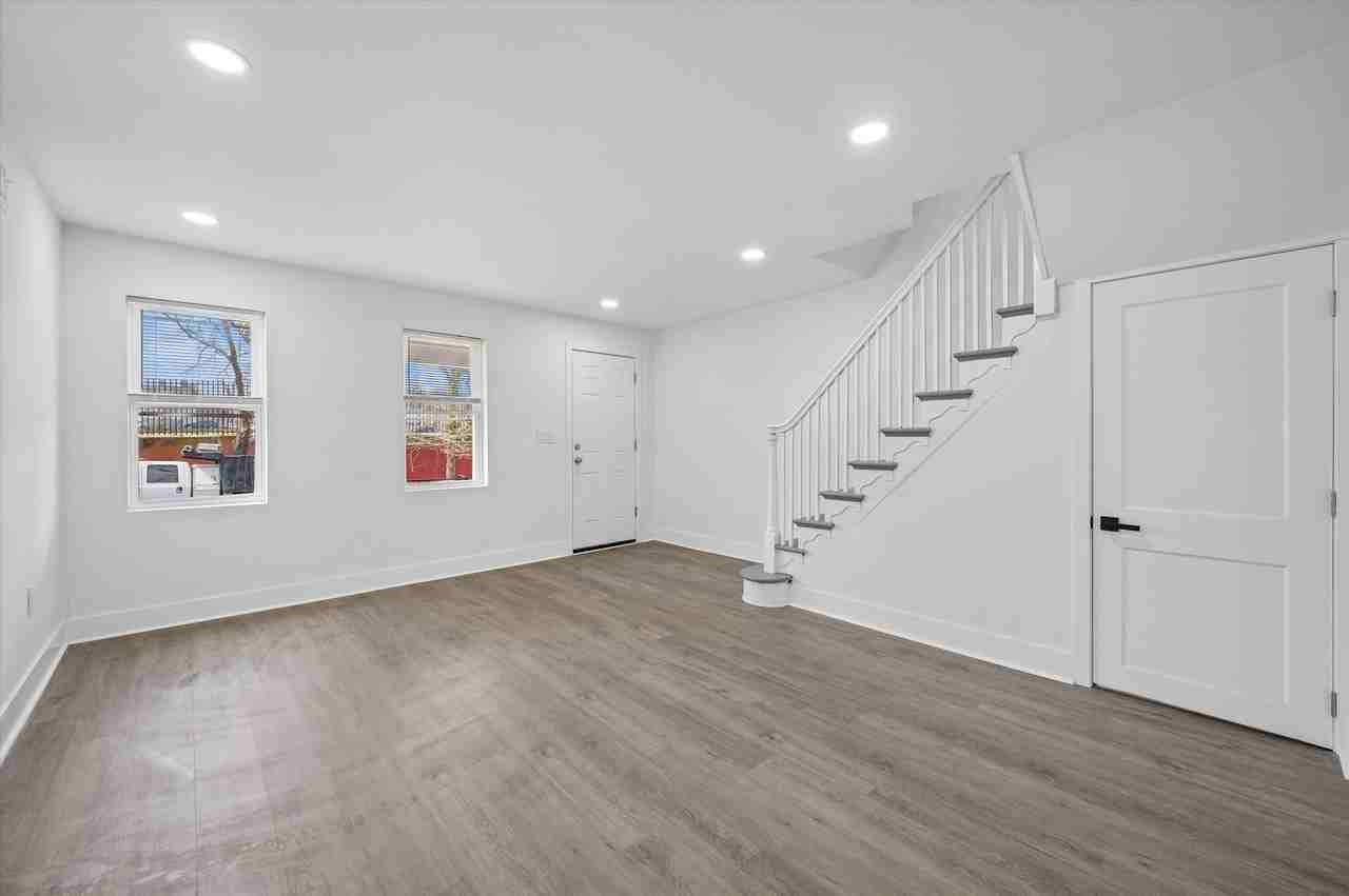 5815 N 21st St - Photo 2 of 11