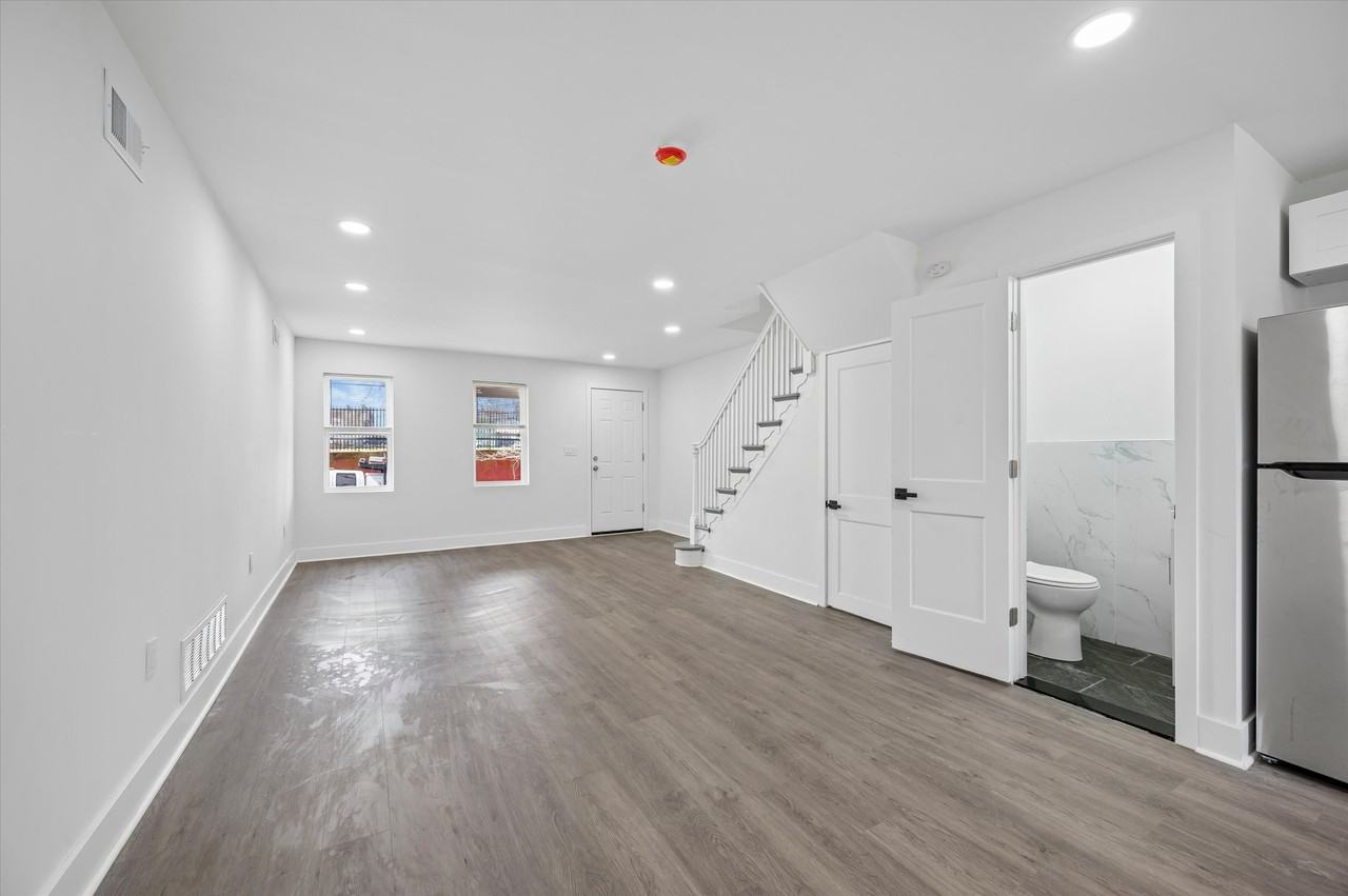 5815 N 21st St - Photo 3 of 11