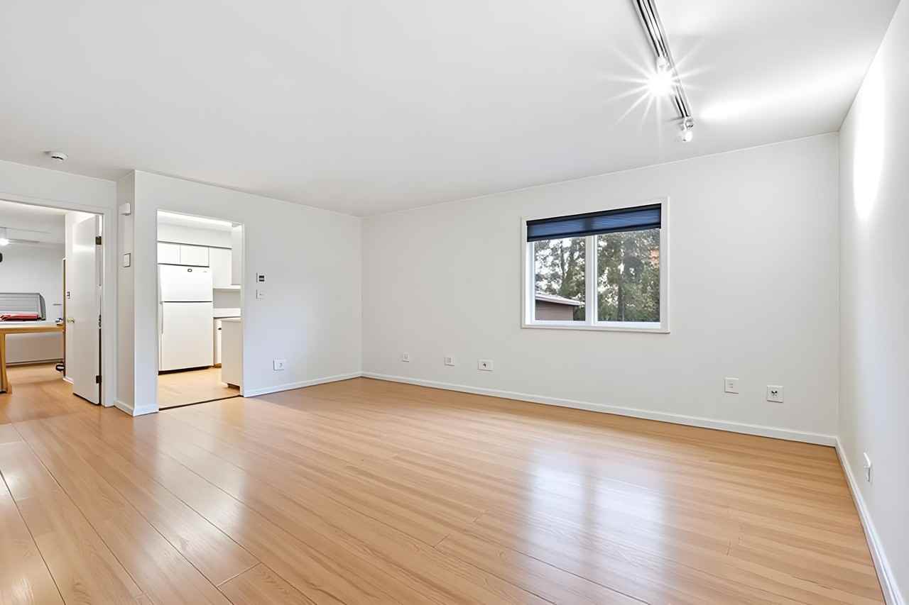 700 10th St #1 - Photo 2 of 10