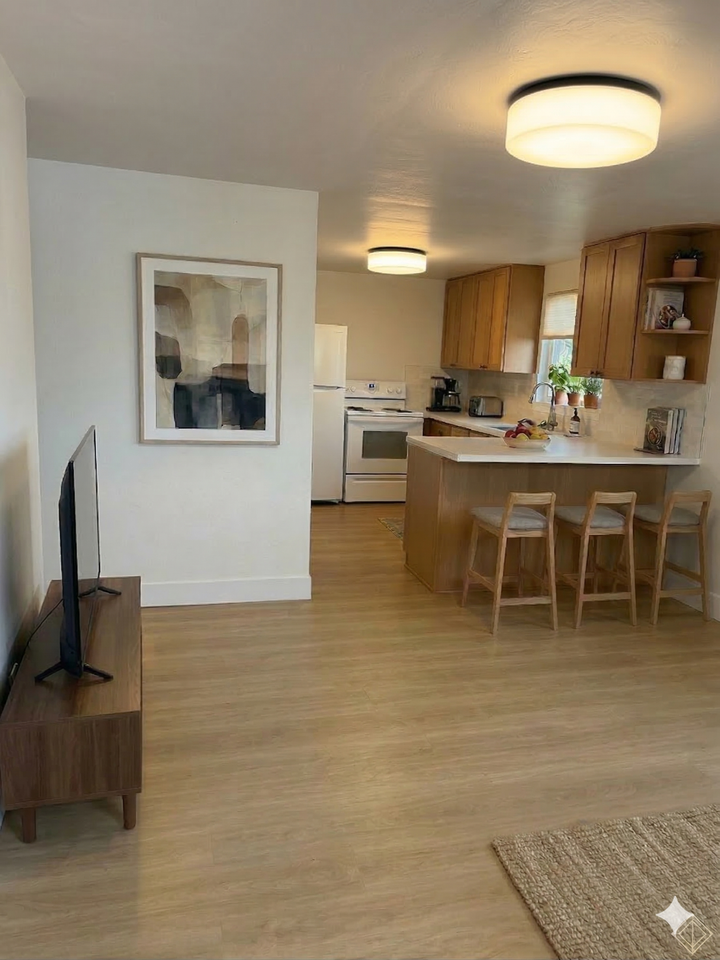 1209 Gordon Ave - Photo 2 of 13