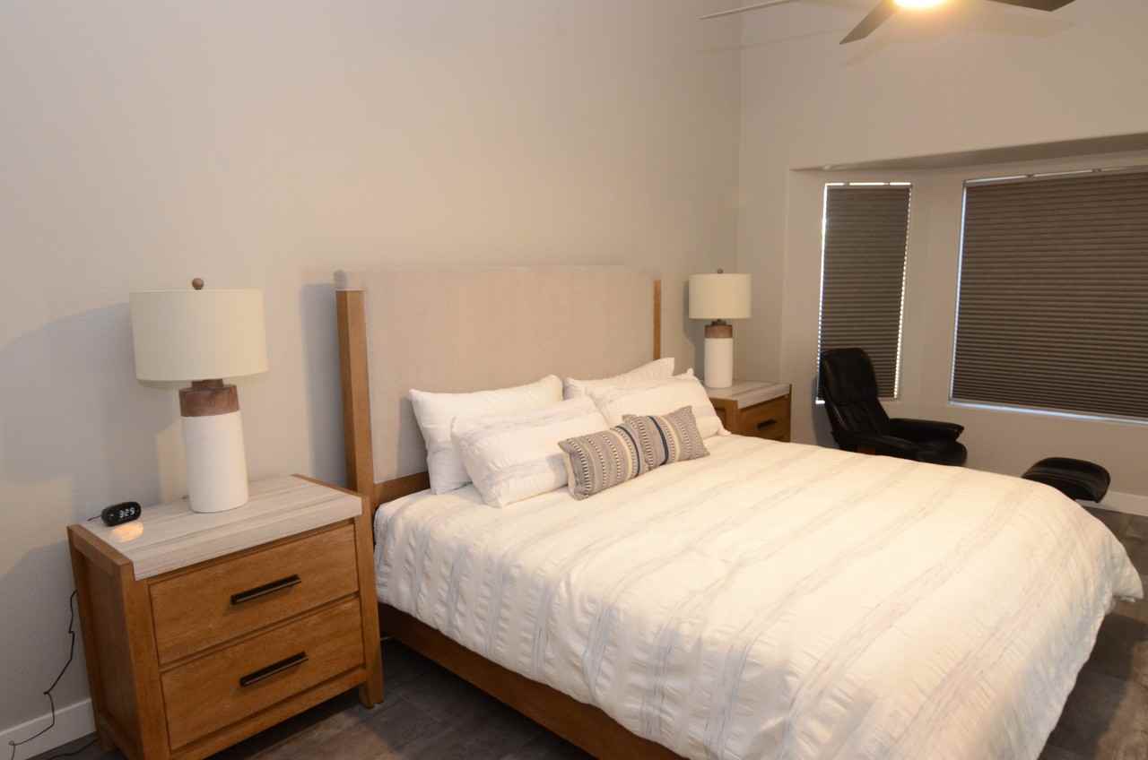 1671 E Redfield Rd - Photo 3 of 20