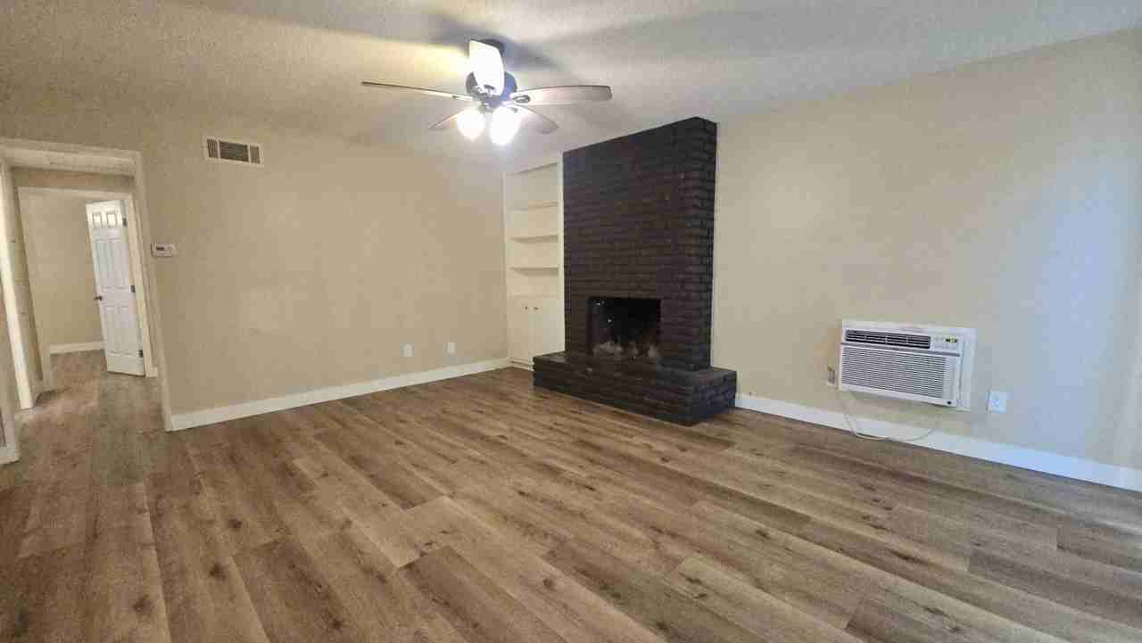 555 E Lemon Ave #1 - Photo 4 of 18