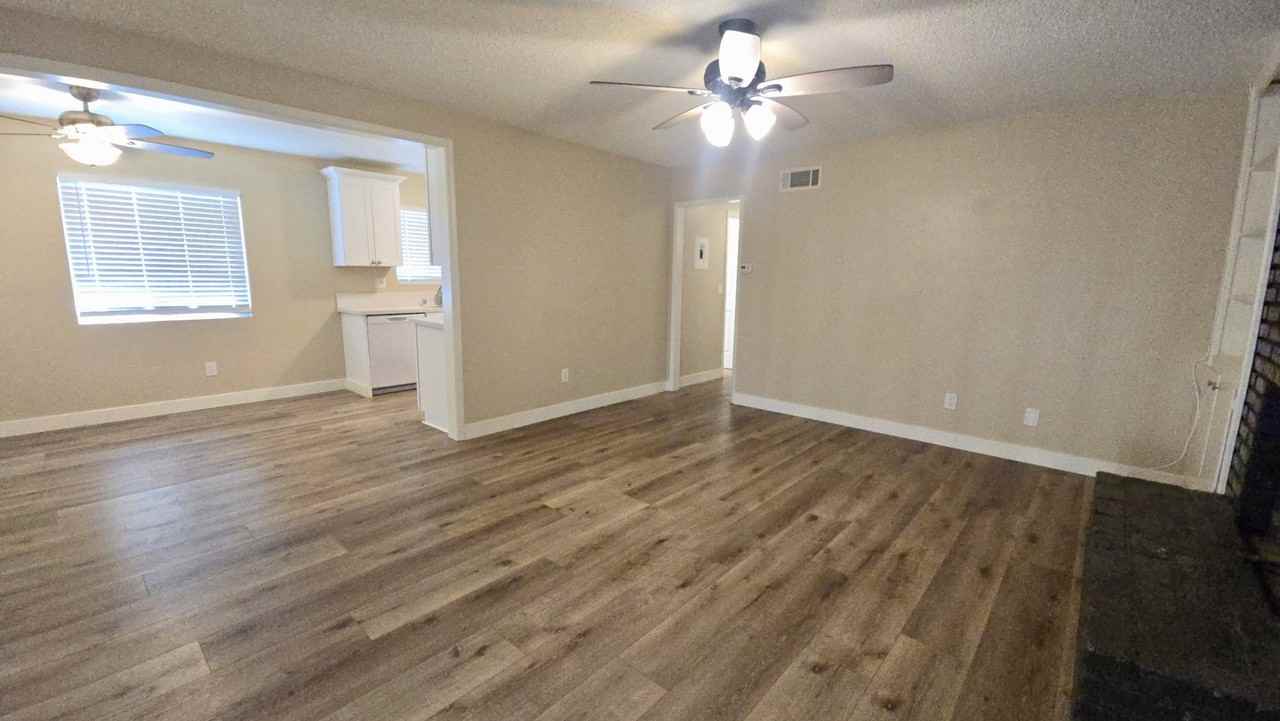 555 E Lemon Ave #1 - Photo 5 of 18