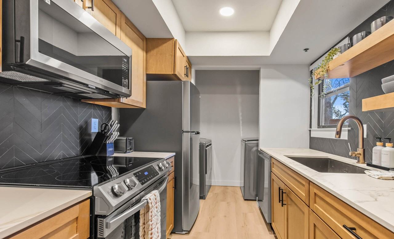 6851 Nw #10D - Photo 5 of 20