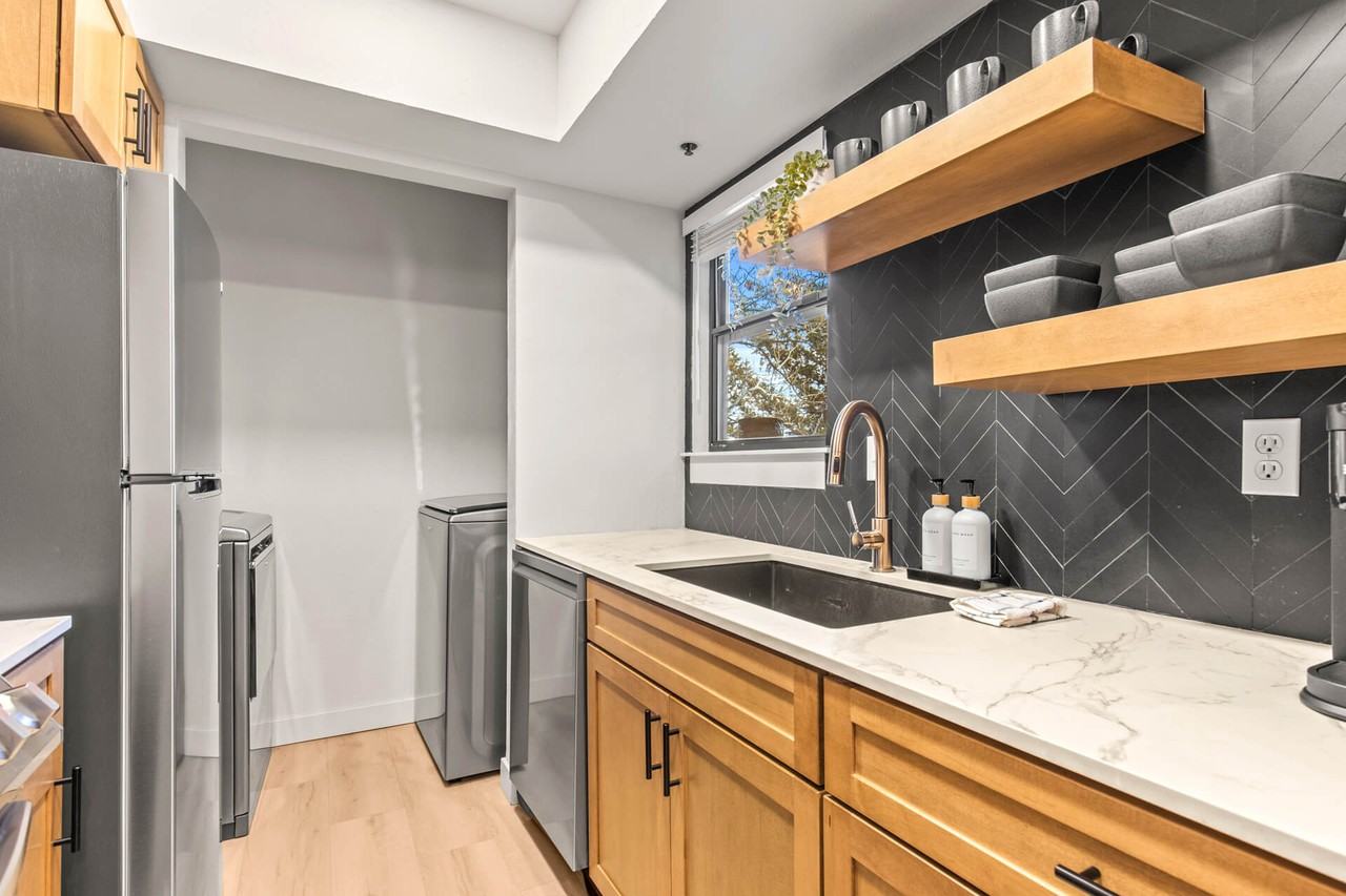 6851 Nw #10D - Photo 6 of 20