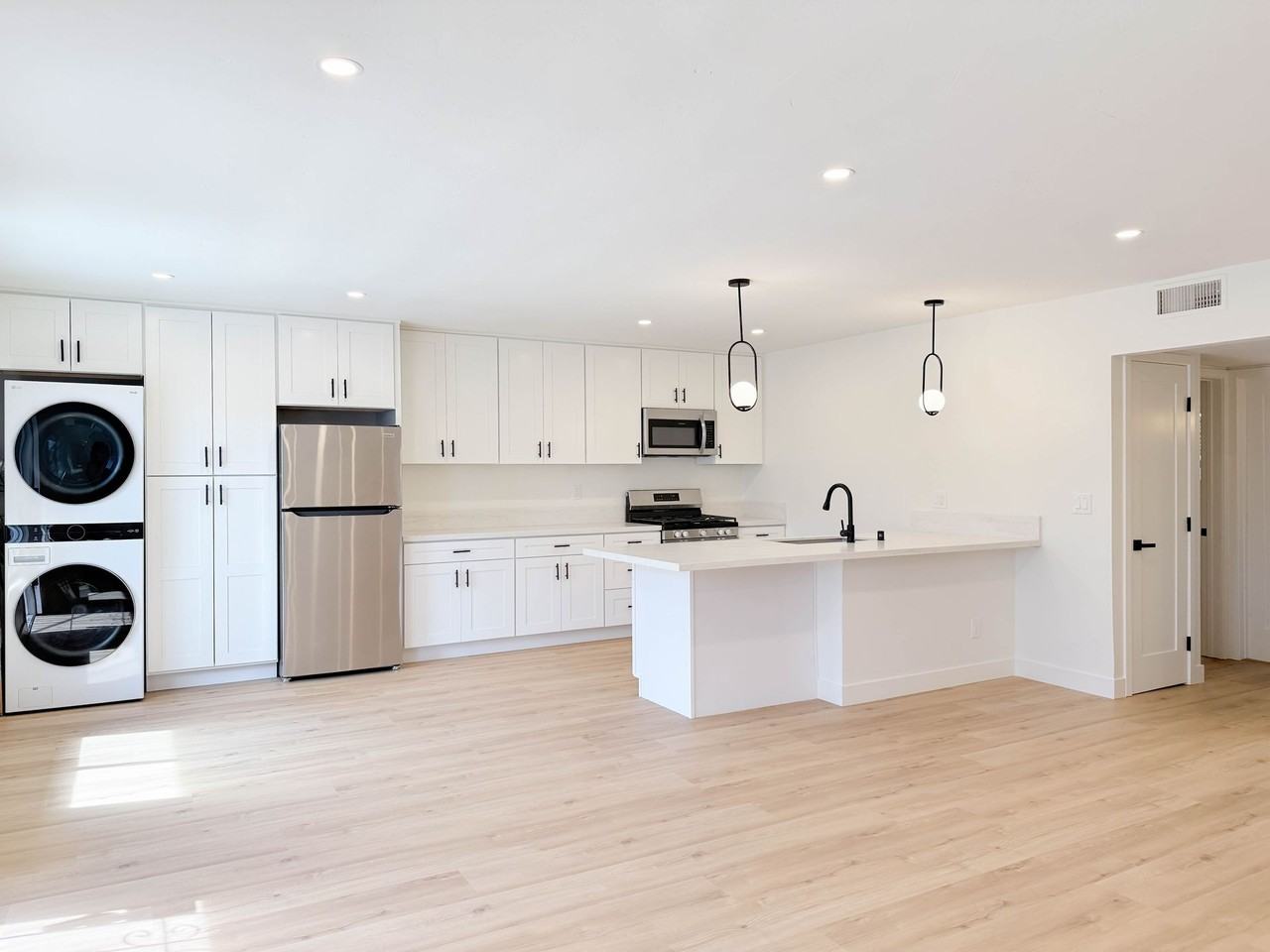 Imperial Gardens Apartments - Photo 2 of 11