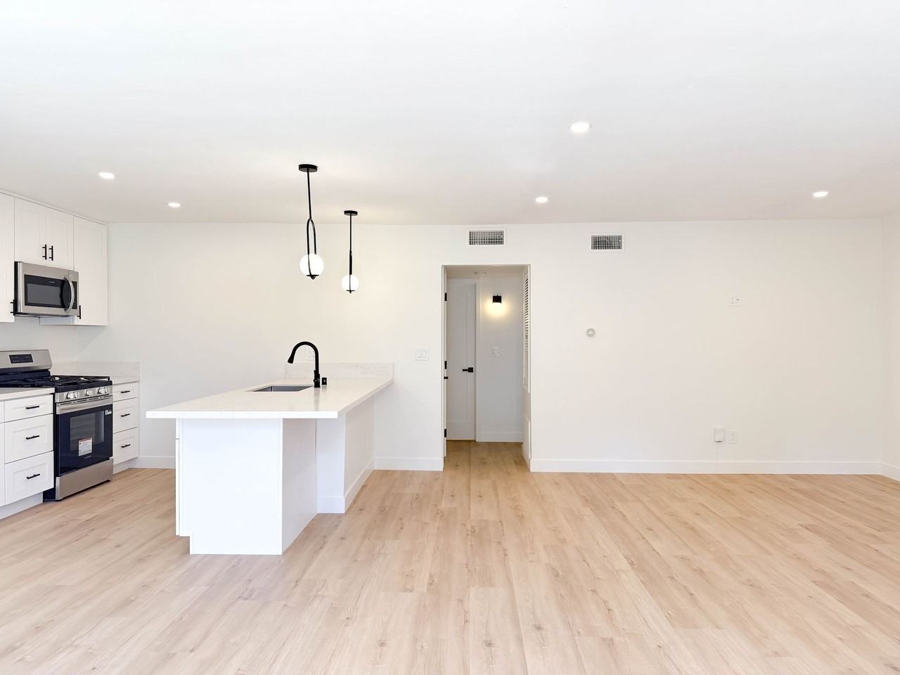 Imperial Gardens Apartments - Photo 5 of 11