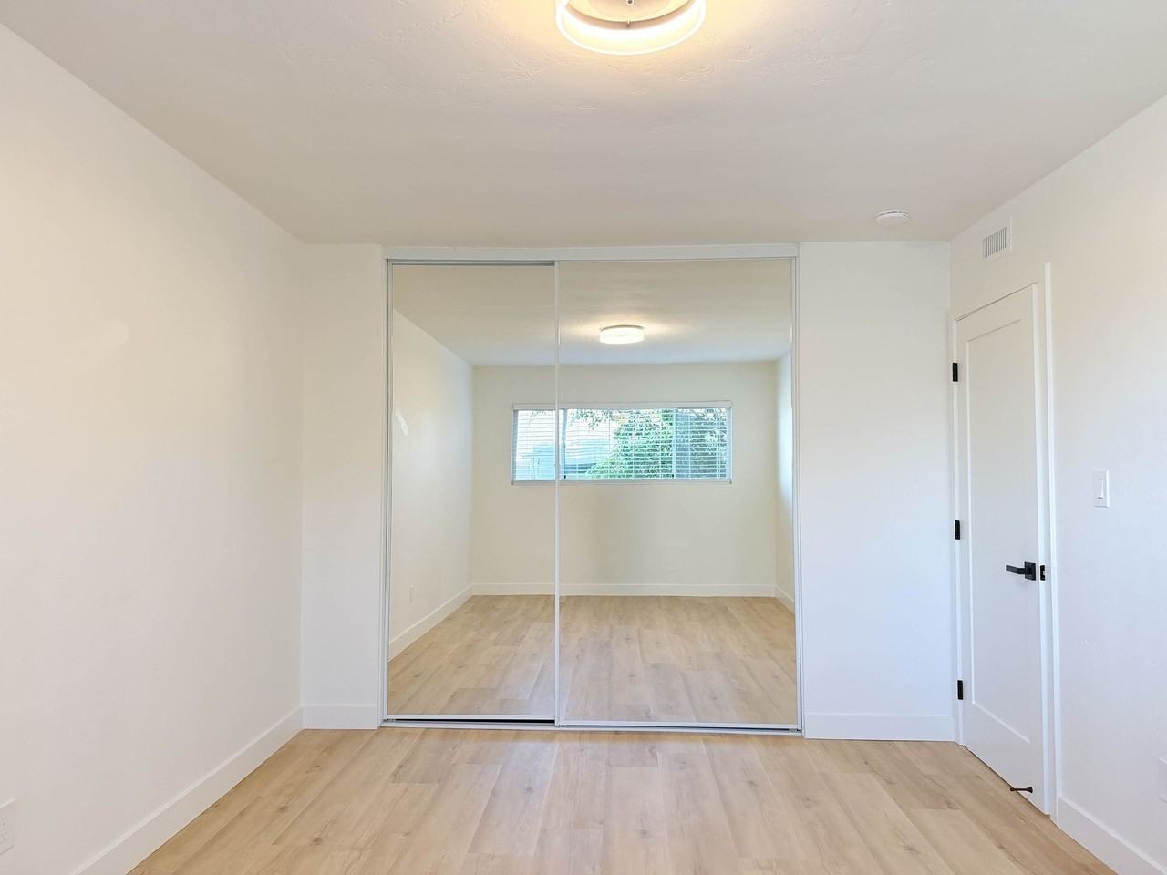 Imperial Gardens Apartments - Photo 7 of 11