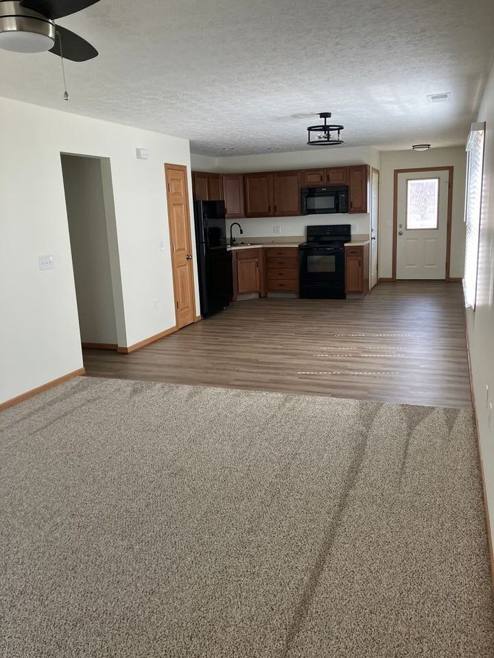 1046 Laurel Tree Ct - Photo 3 of 12