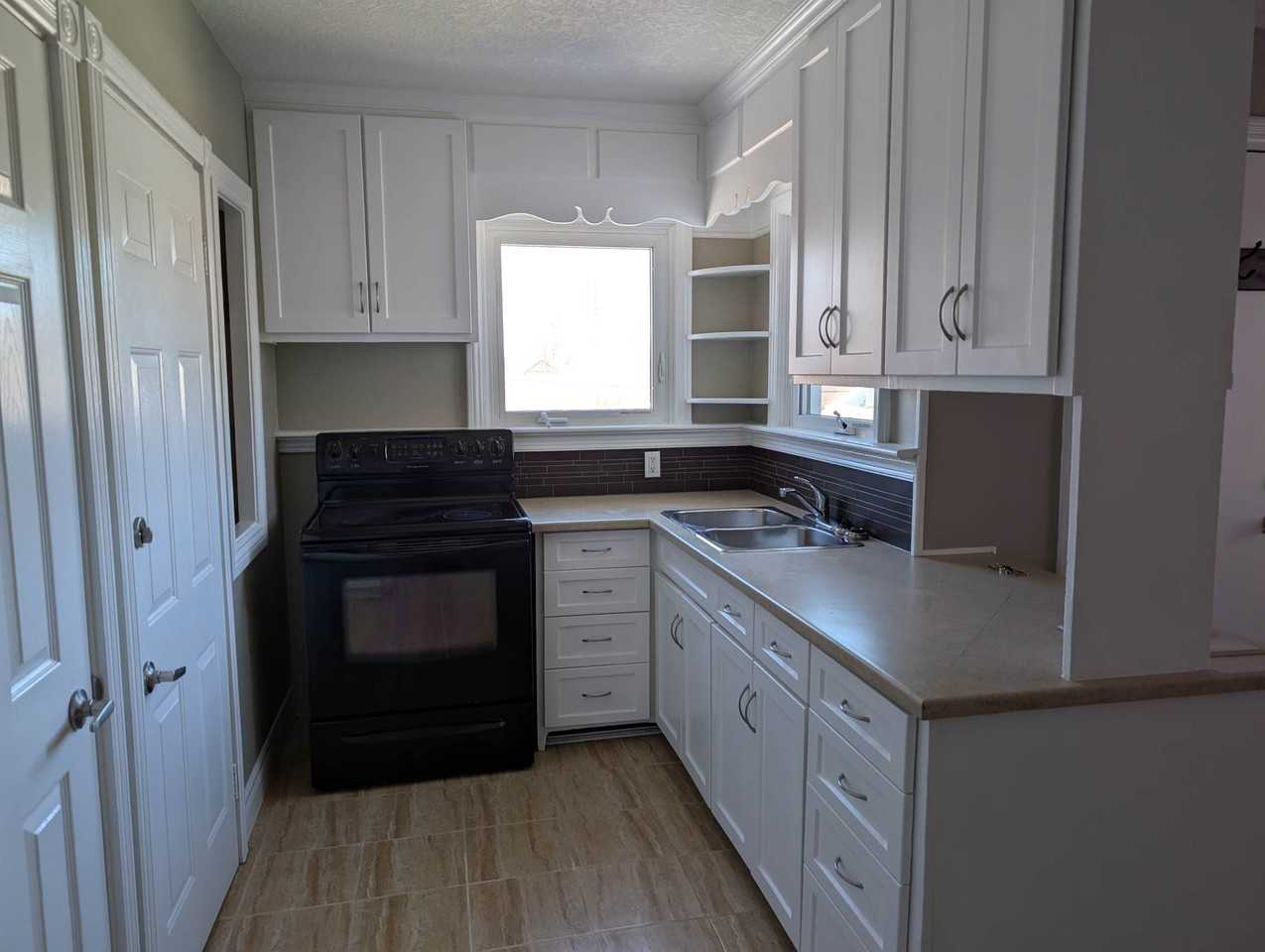 420 Simcoe Street #2 - Photo 2 of 6