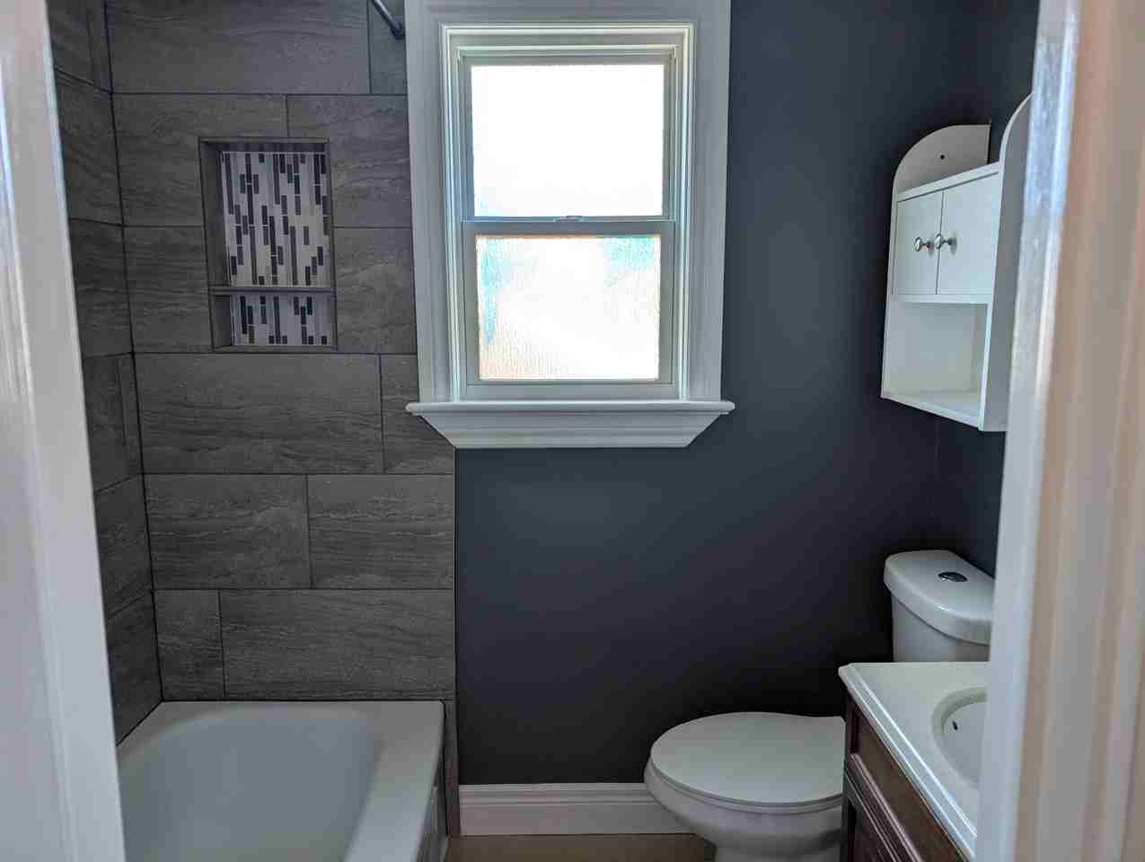 420 Simcoe Street #2 - Photo 5 of 6