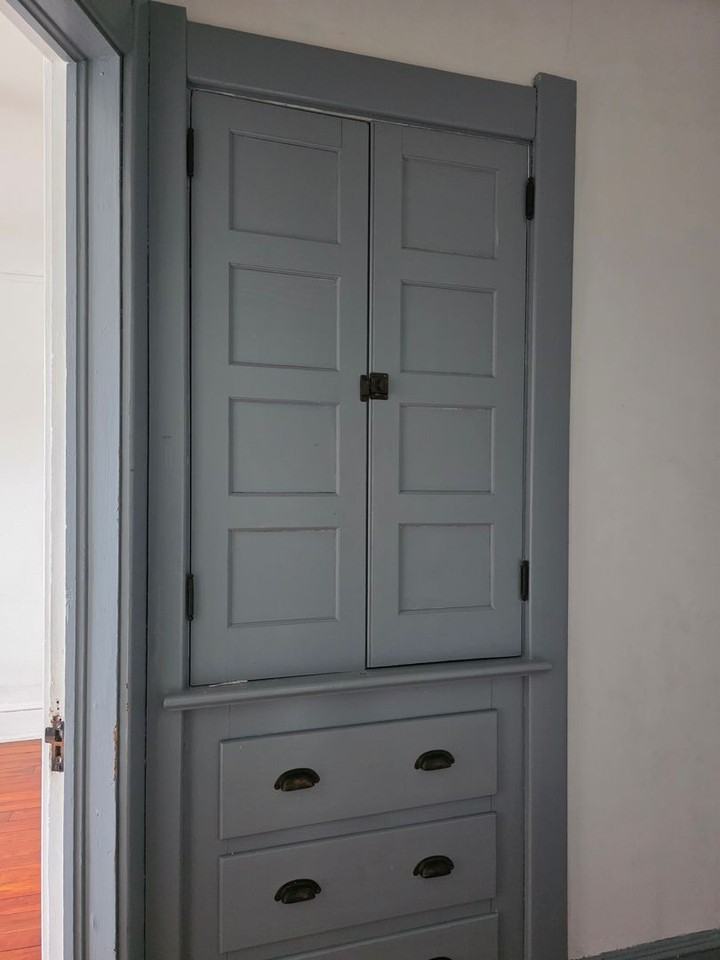 711 Nicholas St - Photo 2 of 25