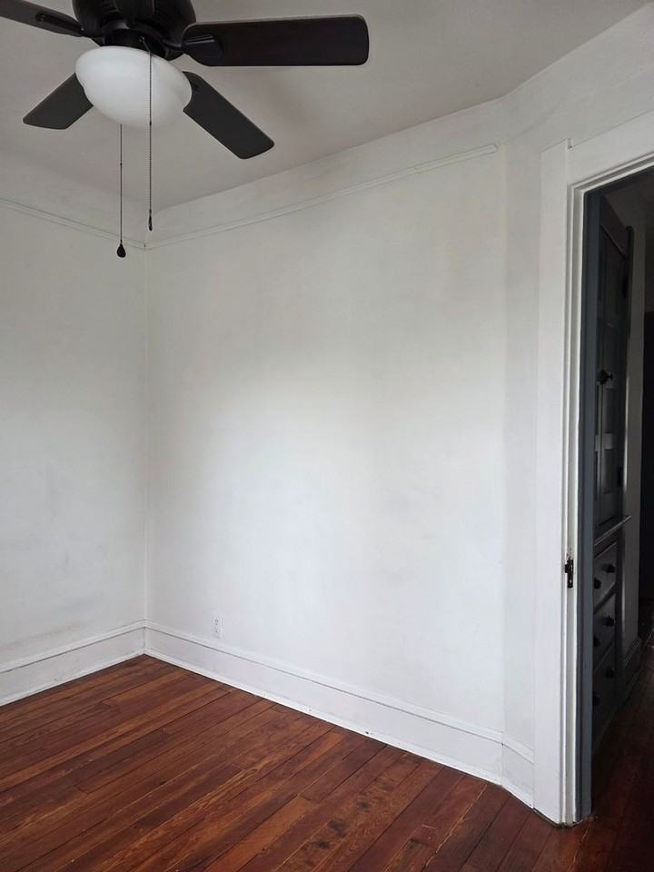 711 Nicholas St - Photo 4 of 25