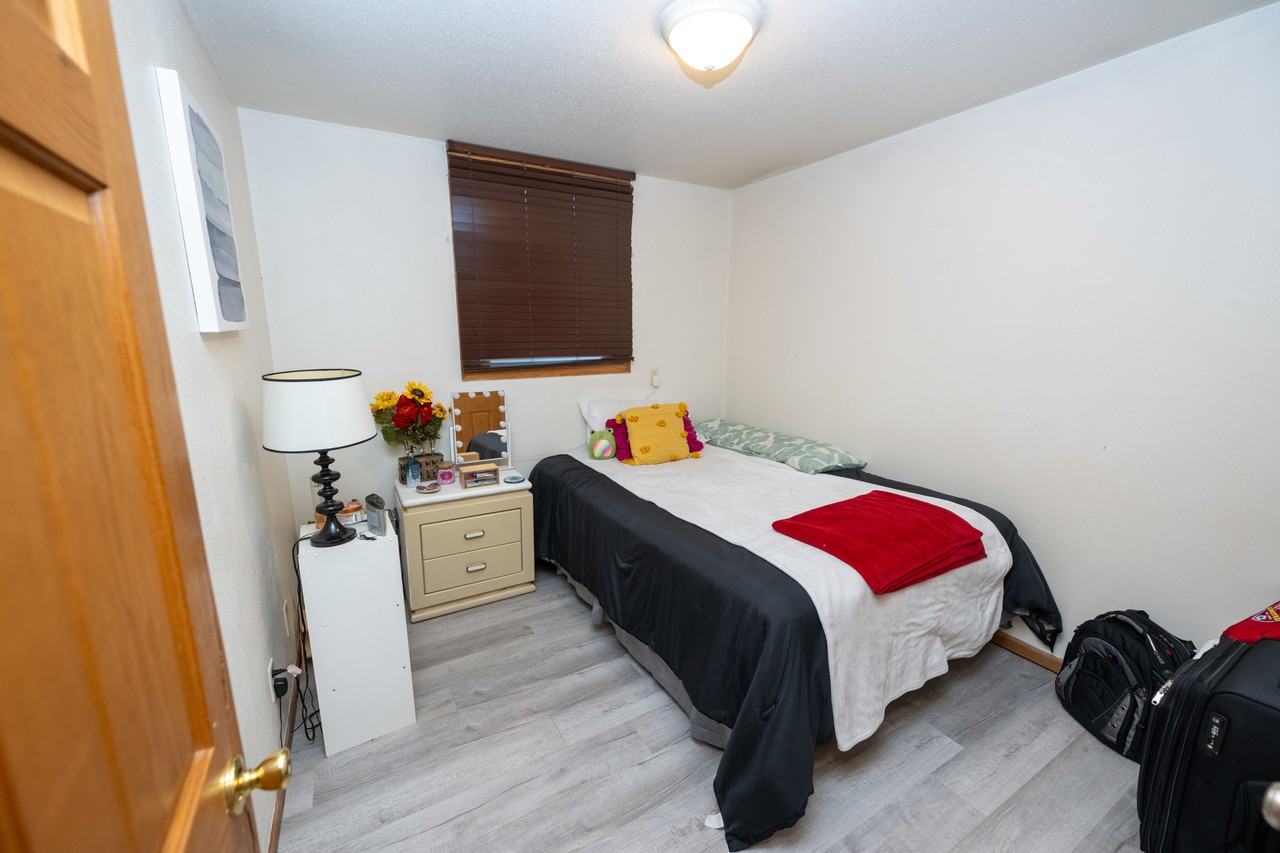 400 3rd Ave Sw #6 - Photo 3 of 7