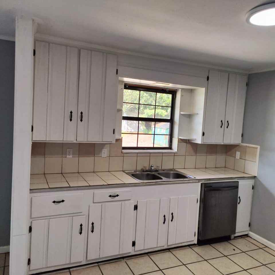 616 Mills Ave #1 - Photo 2 of 8