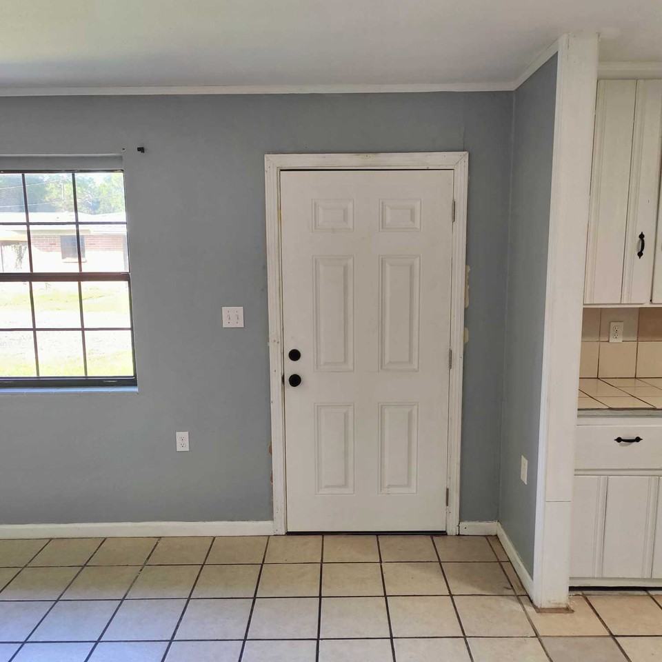 616 Mills Ave #1 - Photo 3 of 8