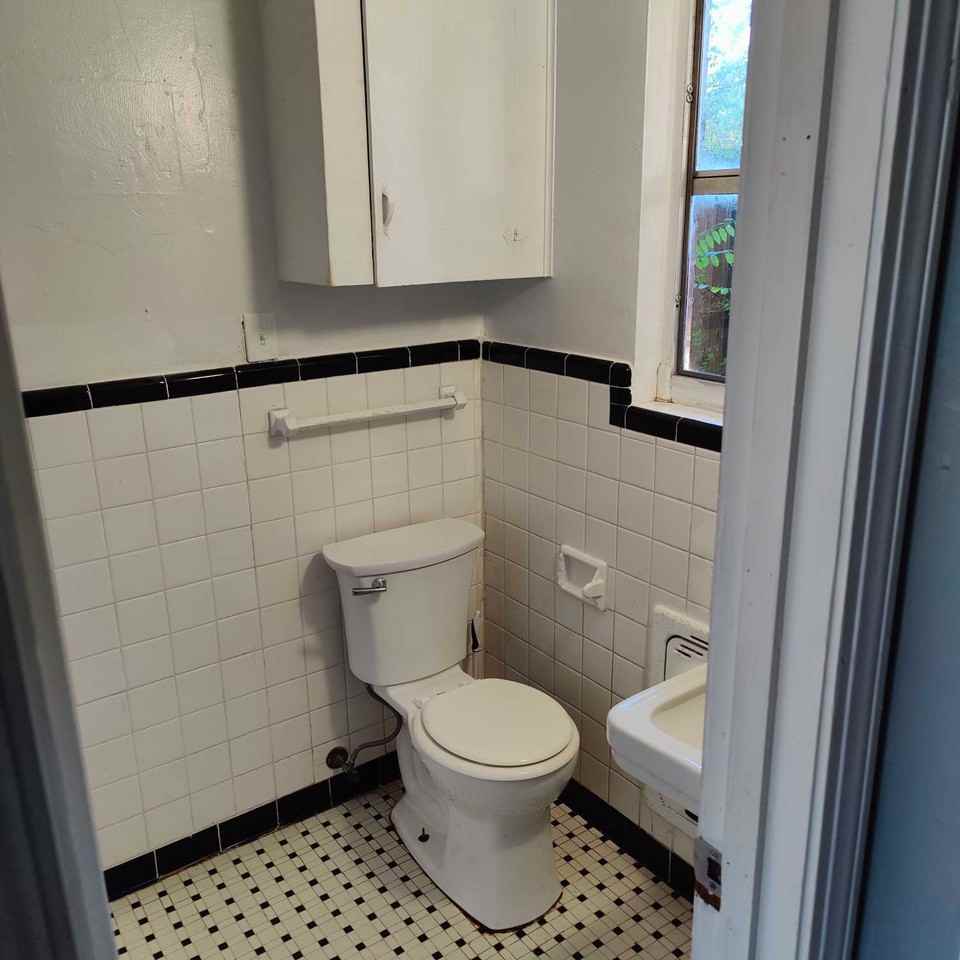 616 Mills Ave #1 - Photo 5 of 8