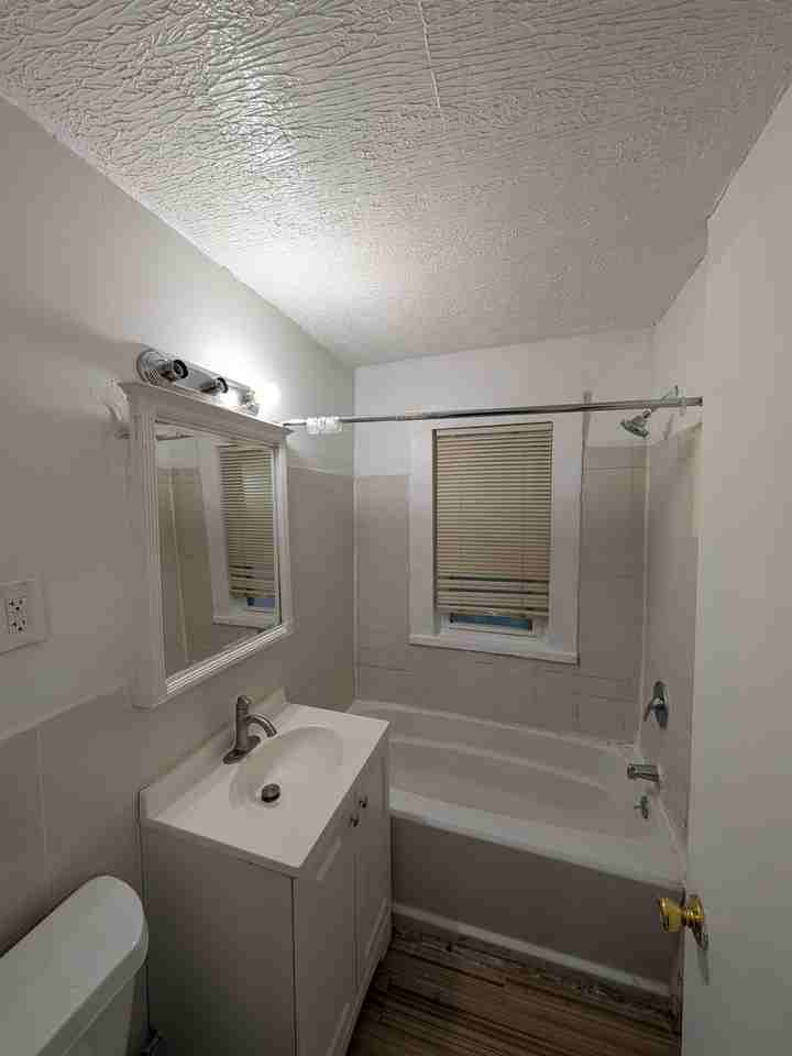 1874 Marloes Ave #20 - Photo 5 of 10