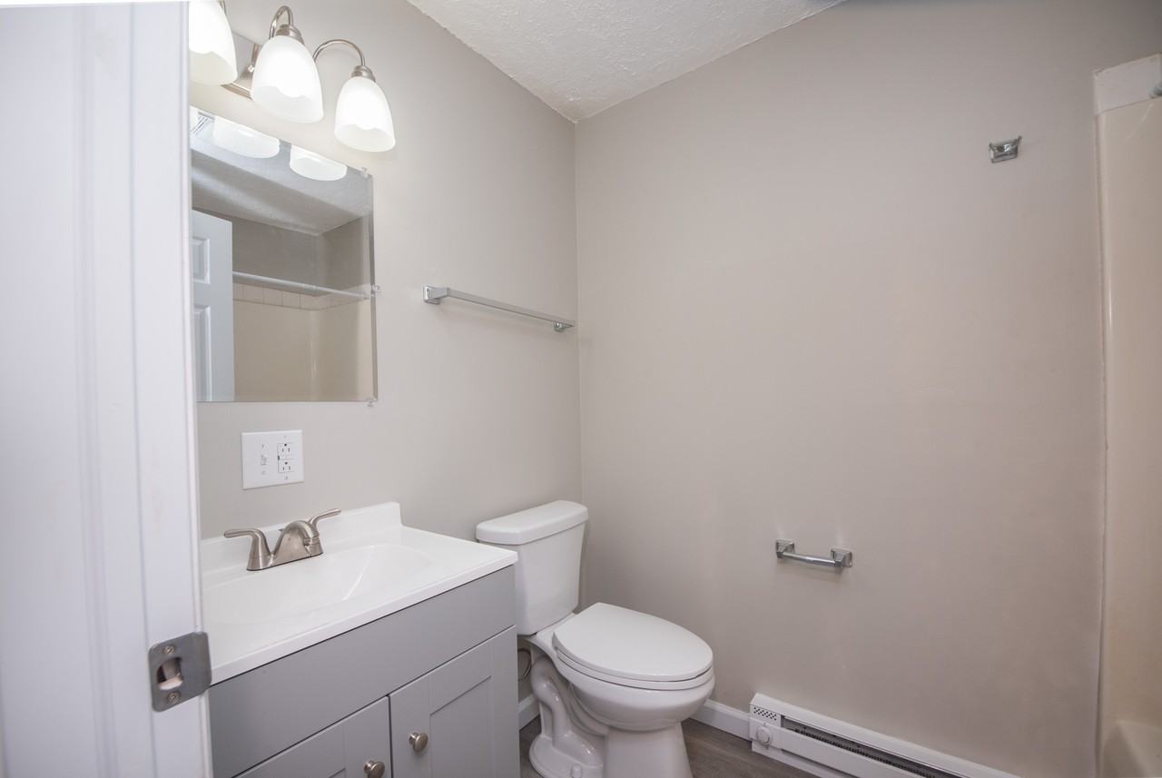 1064 Willowdale Rd #E - Photo 3 of 9