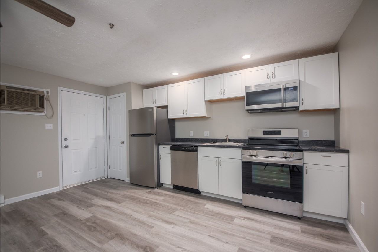 1064 Willowdale Rd #E - Photo 7 of 9