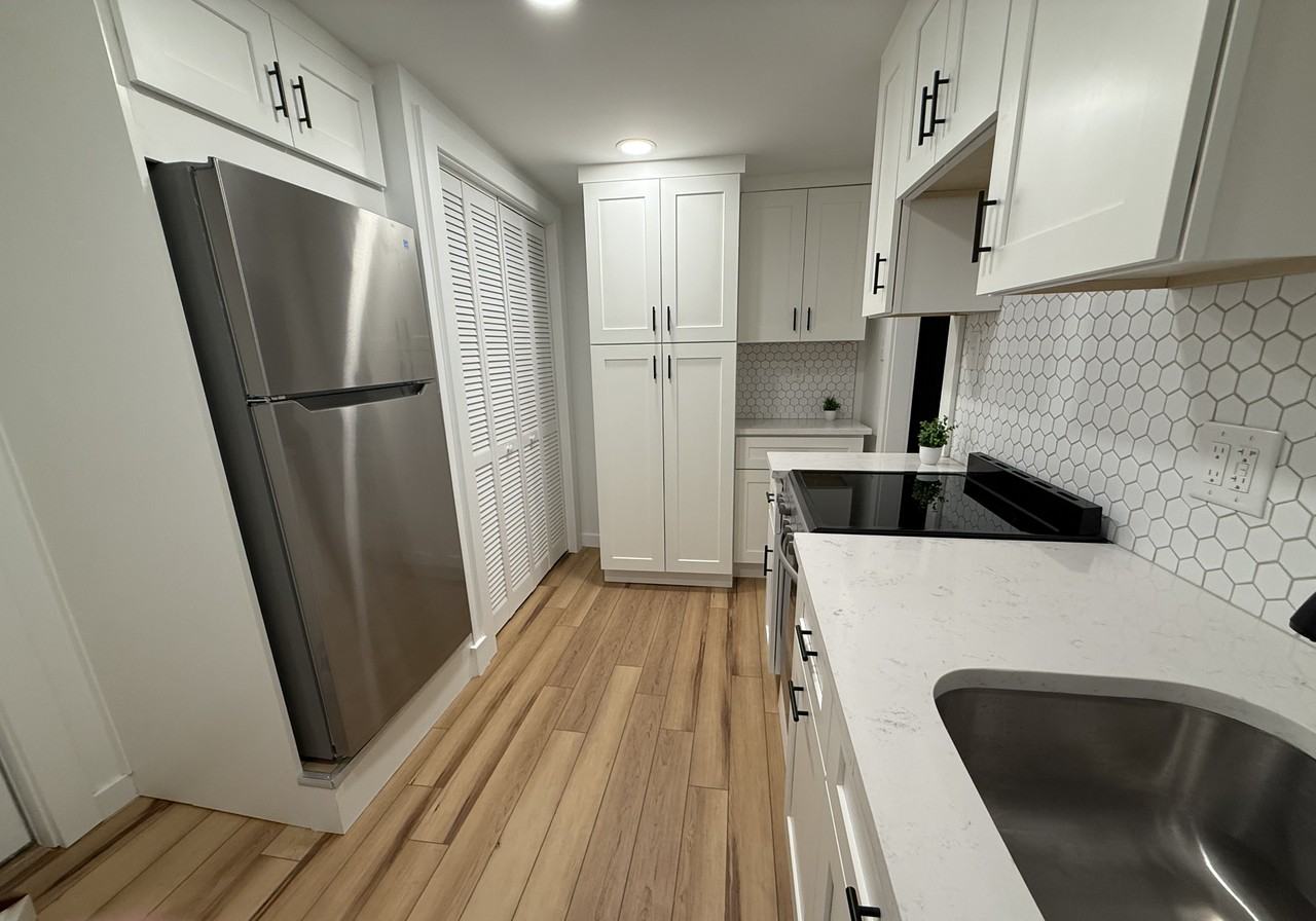 717 Asbury Ave #3rdFL - Photo 2 of 8