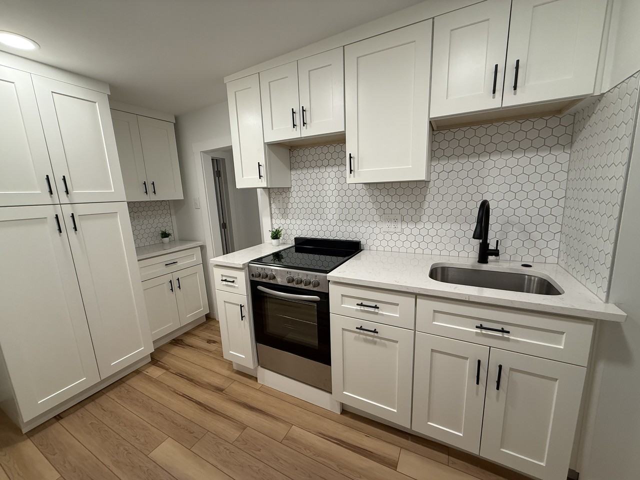 717 Asbury Ave #3rdFL - Photo 6 of 8