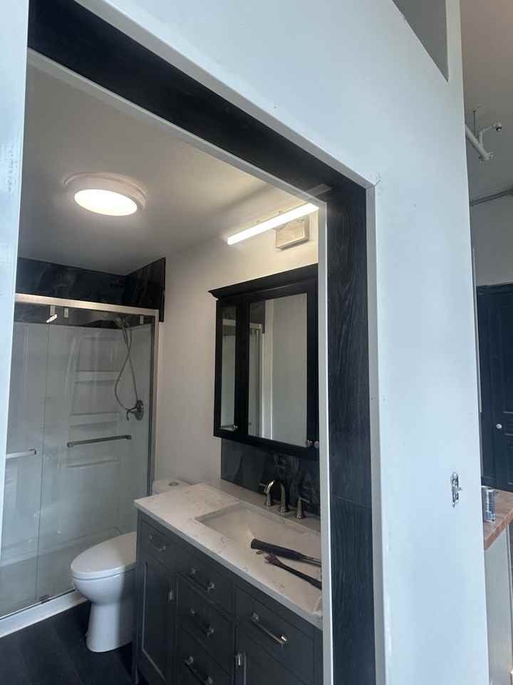 219 N Main St #H - Photo 4 of 16