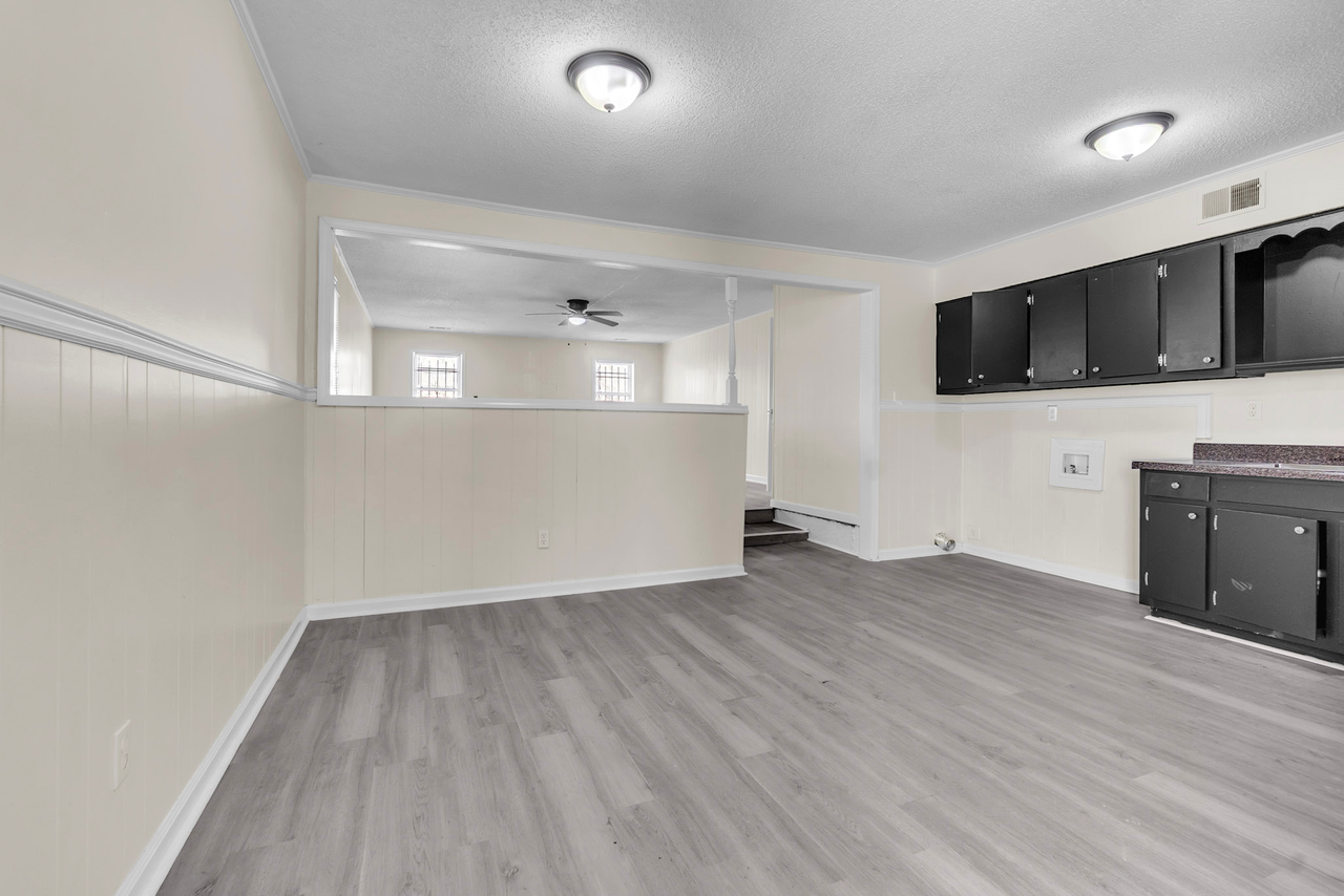 1910 Whitney Ave #NA - Photo 6 of 16