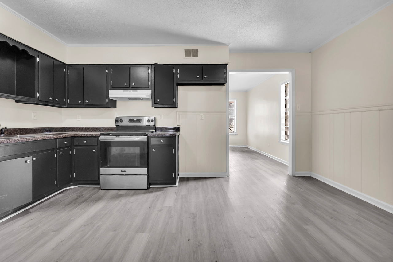 1910 Whitney Ave #NA - Photo 7 of 16