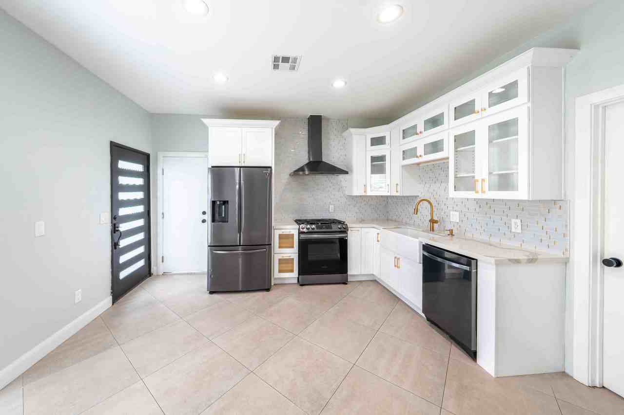 700 Magnolia Ave #NA - Photo 2 of 5