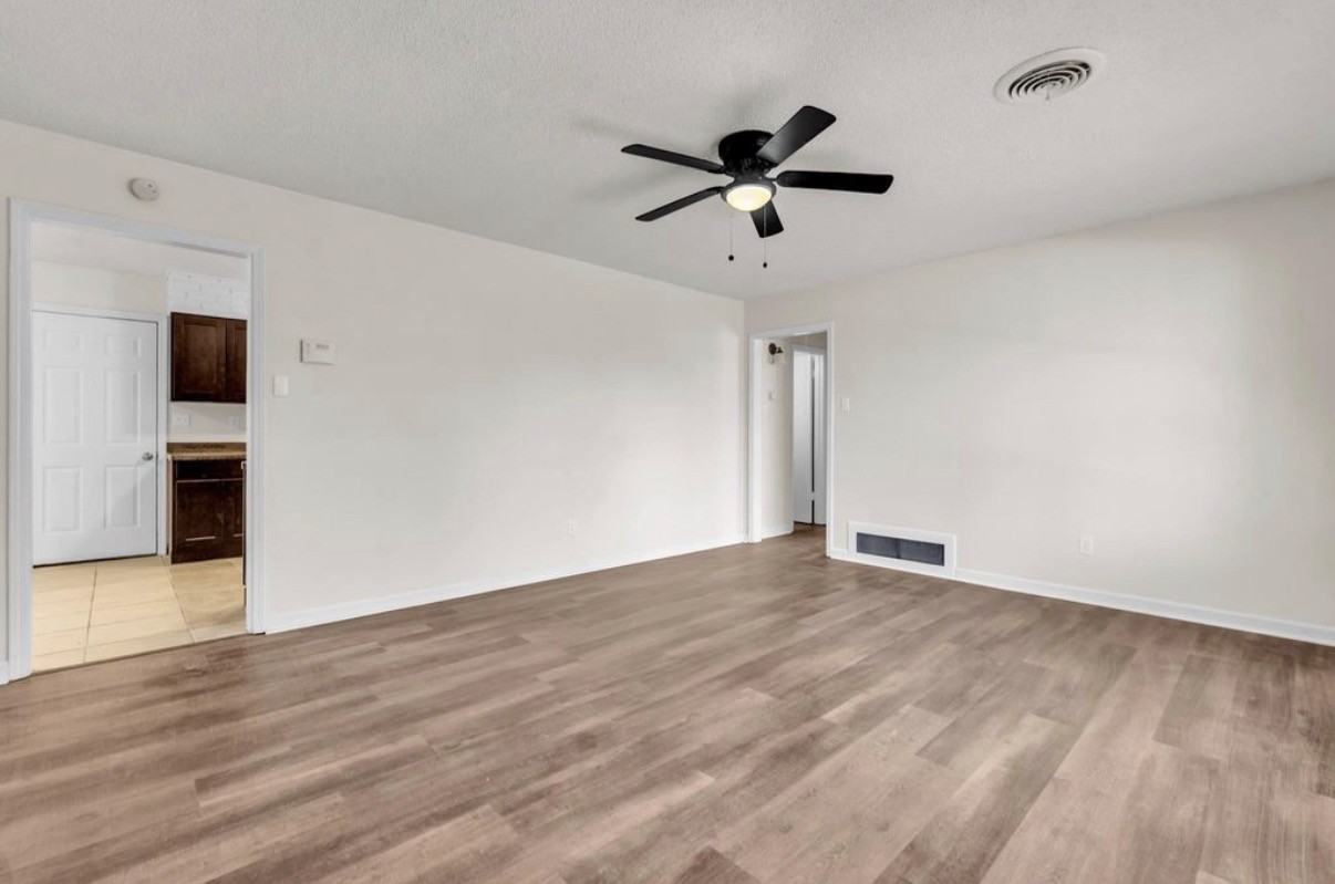 2733 Woodland Hills Cv #NA - Photo 3 of 13