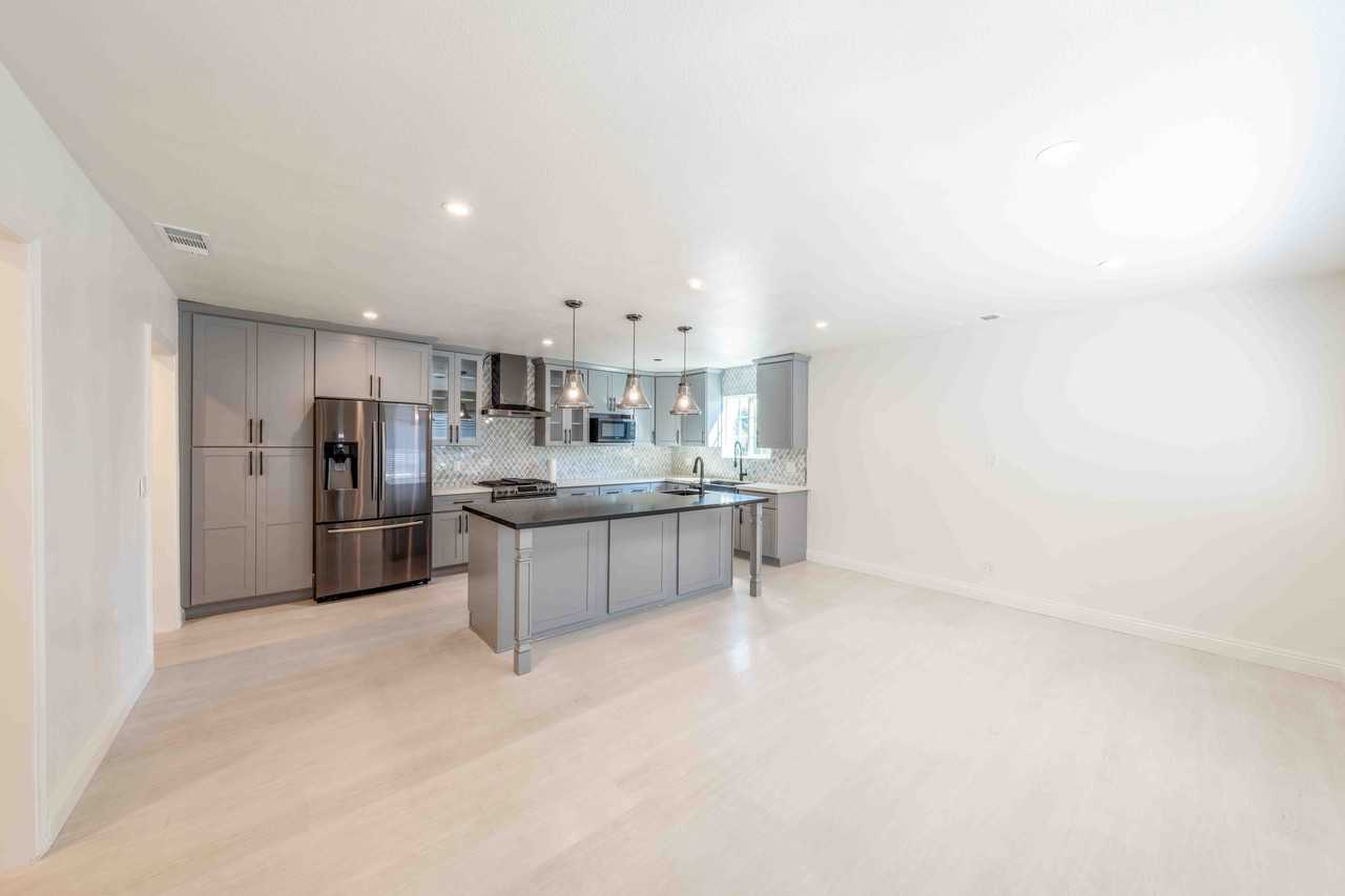 1010 Jaffrey St #NA - Photo 4 of 17