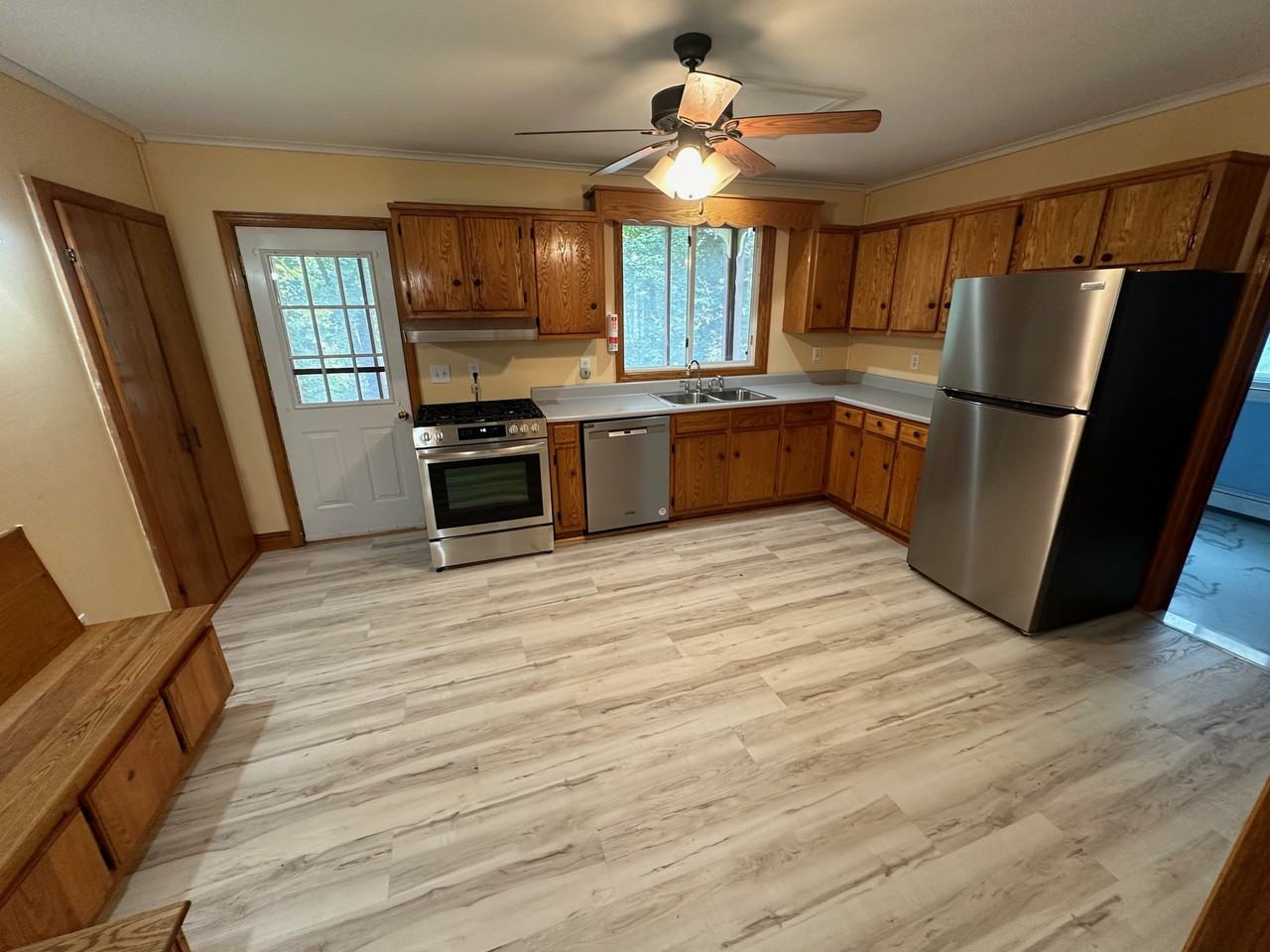 318 E Main St #2 - Photo 5 of 19