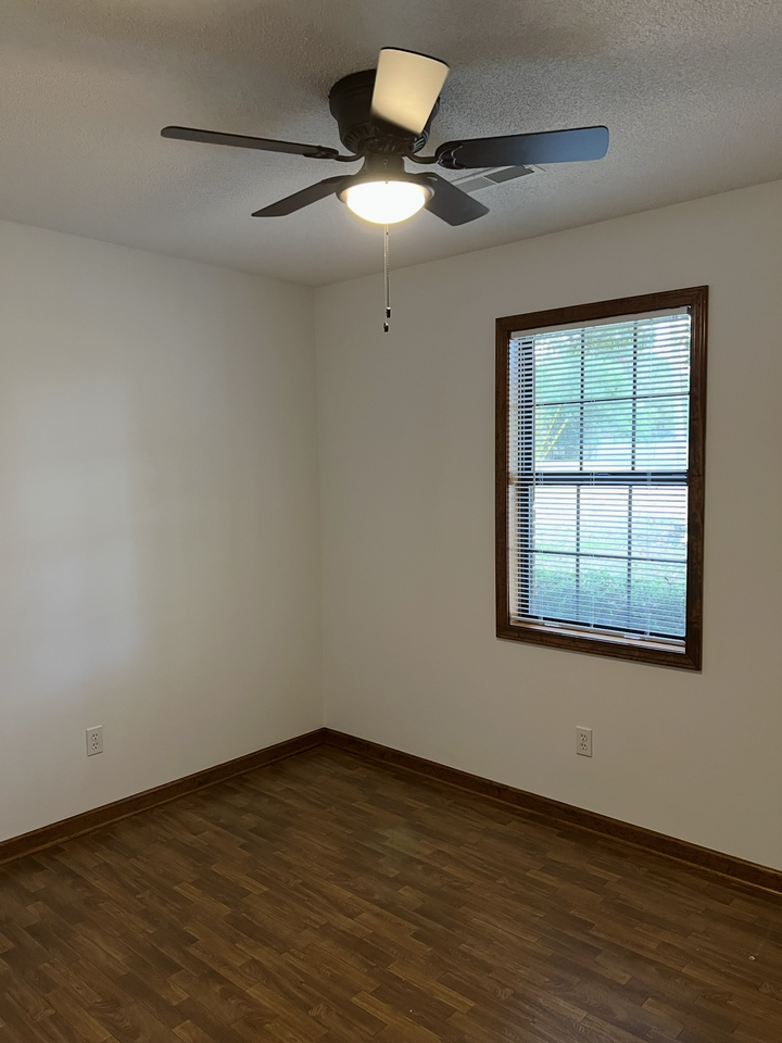 93 Kerry Dr #NA - Photo 6 of 10