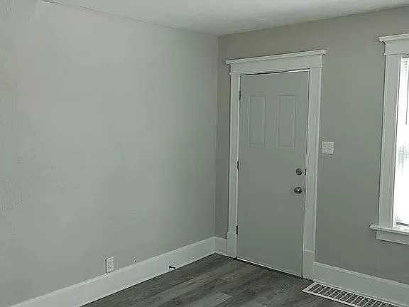 3209 Caledonia St #NA - Photo 5 of 12