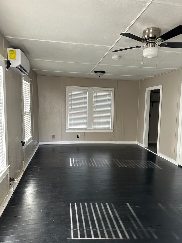 410 1/2 Ohio Ave #NA - Photo 3 of 4