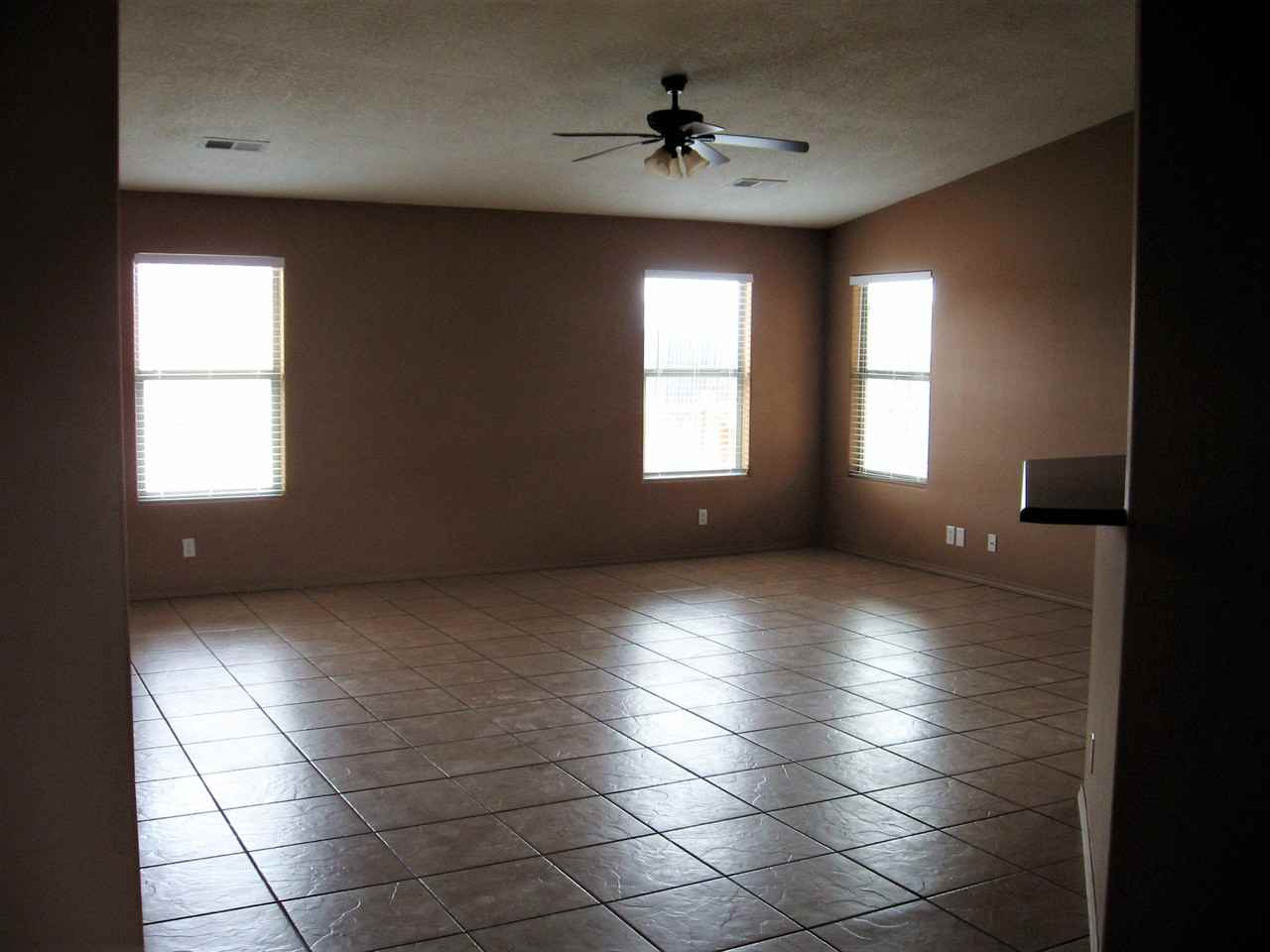 404 6th St Ne #NA - Photo 5 of 21