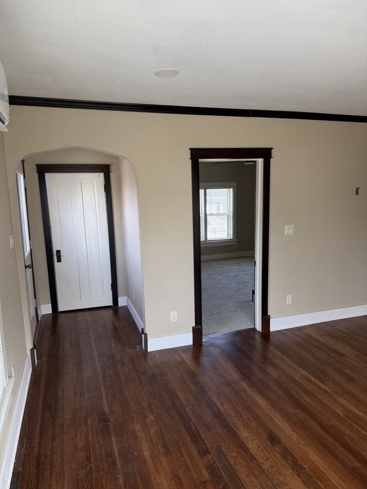 306 1/2 E Maple Ave #A - Photo 2 of 15