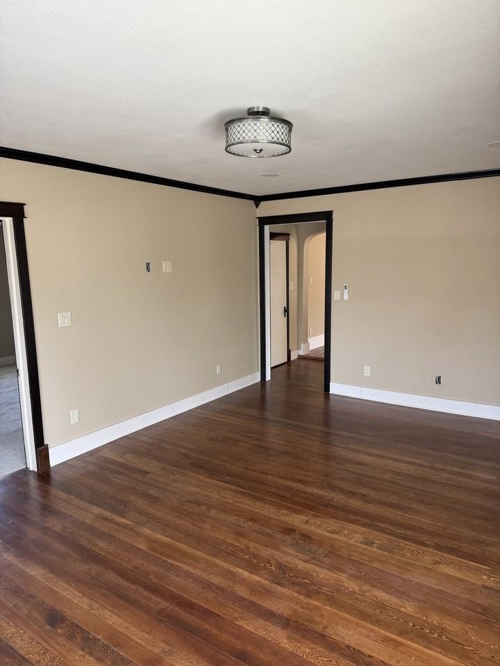 306 1/2 E Maple Ave #A - Photo 3 of 15