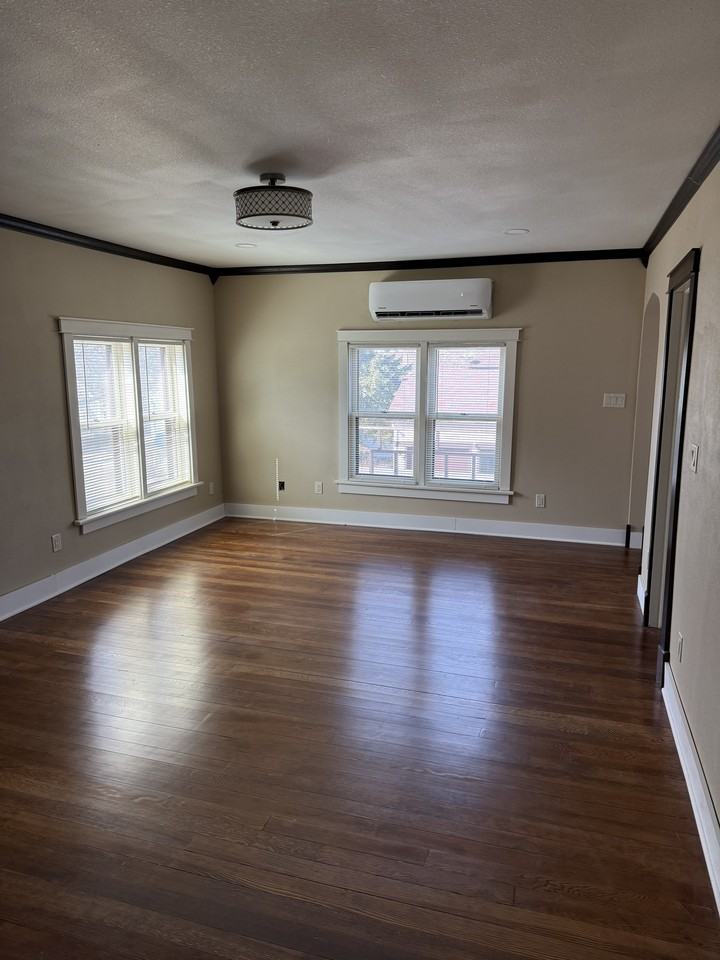 306 1/2 E Maple Ave #A - Photo 4 of 15