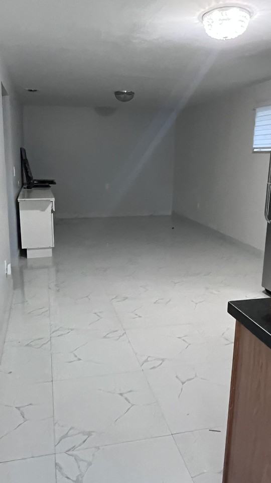 170 Nw 131st St #1 - Photo 4 of 8