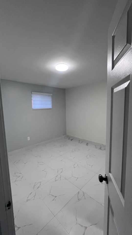 170 Nw 131st St #1 - Photo 5 of 8