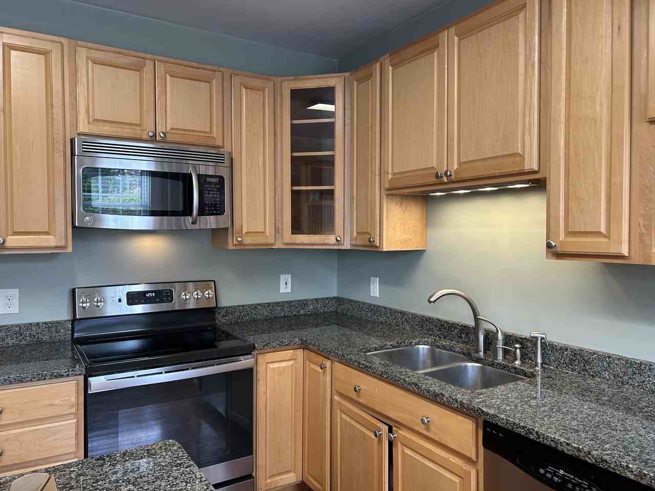 404406 Spring St #1stFL - Photo 2 of 22